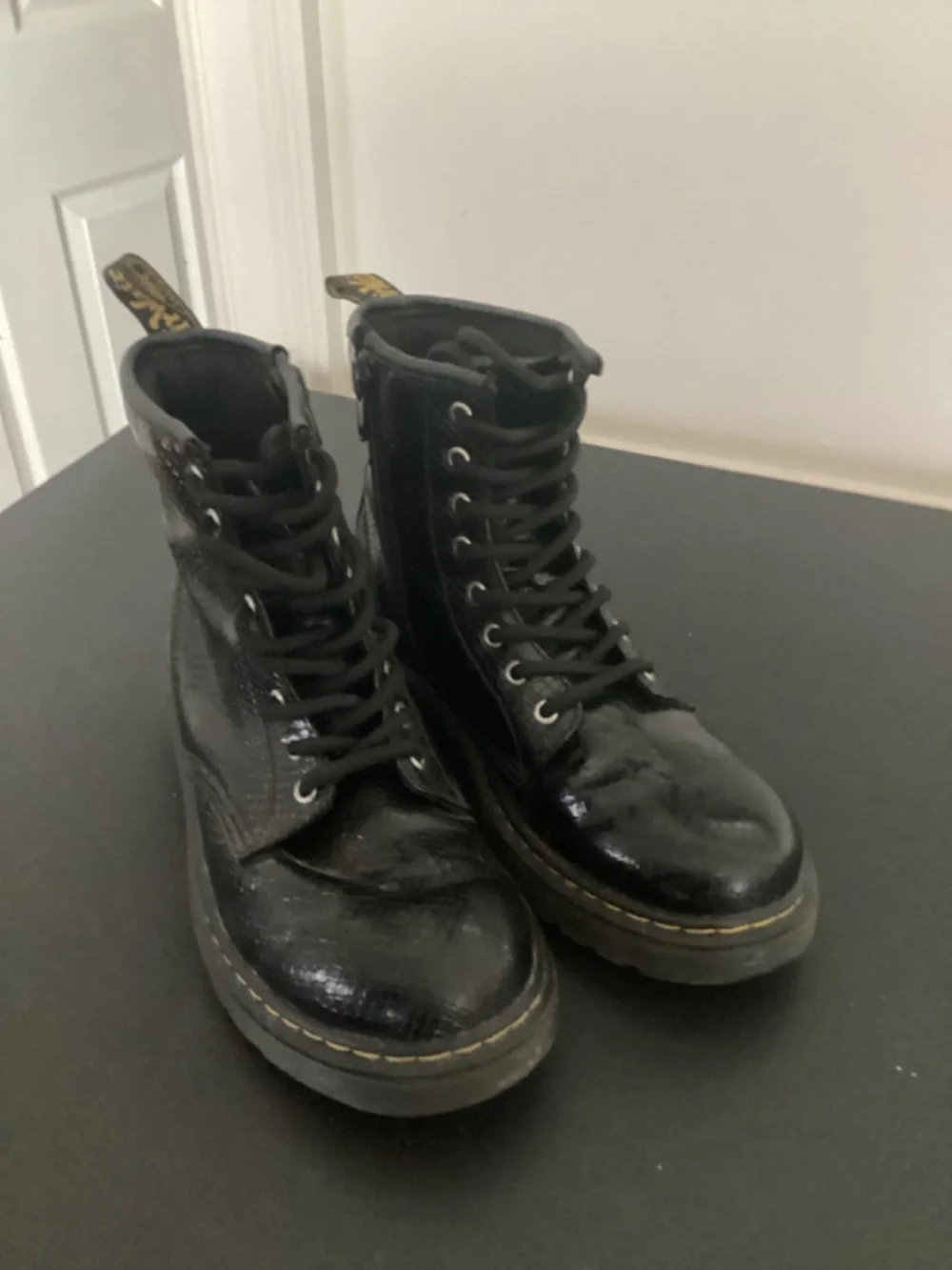 Doc Martens 1460 J Croco Croc Girls Boots Junior Youth 3 Black Great, gently use